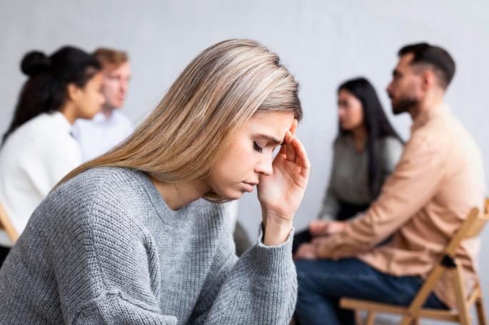 ansiedad social, trastorno de ansiedad social, síntomas de ansiedad social, tratamiento de la ansiedad social, terapia para la ansiedad social, terapia online, terapia online ansiedad social, psicólogo ansiedad social, psicóloga ansiedad social, miedo a ser juzgado, miedo al rechazo, miedo a hablar en público, ansiedad al hablar con otras personas, fobia social, tratamiento psicológico, psicoterapia, terapia cognitivo conductual, autoestima, habilidades sociales, ansiedad, salud mental, psicología, psicología online, psicólogo online, Centro Mandala